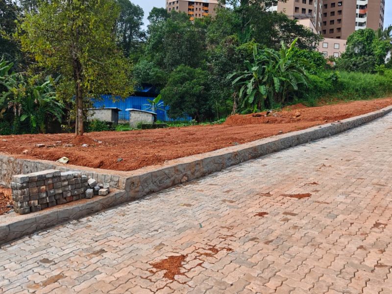 PLOTS FOR SALE NEAR INFO PARK