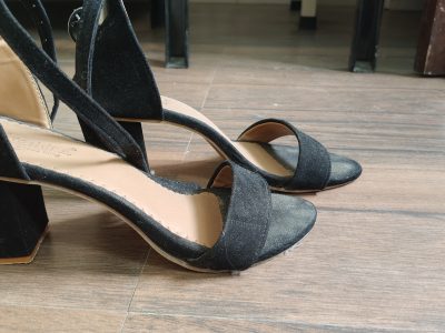 Black kitten heels